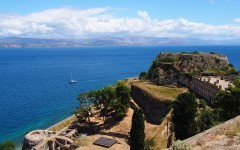Corfu: Smaragdový ostrov, ktorý musíte zažiť!