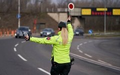 Policajti vo zvýšenej miere dohliadajú na bezpečnosť na cestách