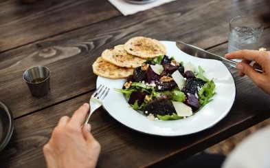 Vegánske menu v jedálňach? Dve univerzity začali ponúkať rastlinné jedlá