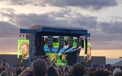 Ed Sheeran očaril publikum len s gitarou v ruke