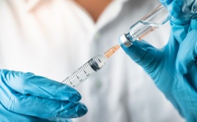 Britskí vedci sa zaviazali, že v roku 2020 vyrobia milióny dávok vakcíny proti novému koronavírusu