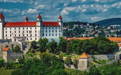 Bratislava je východ, stred aj západ. No predovšetkým, je to domov