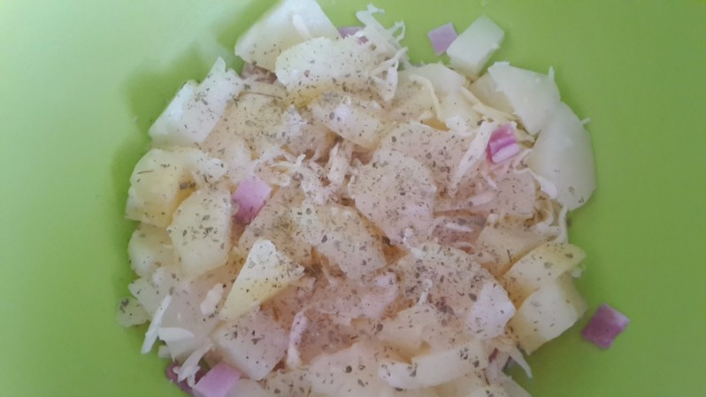 Jednoduchý recept na hawai chlebíky. Určite ti zachutia