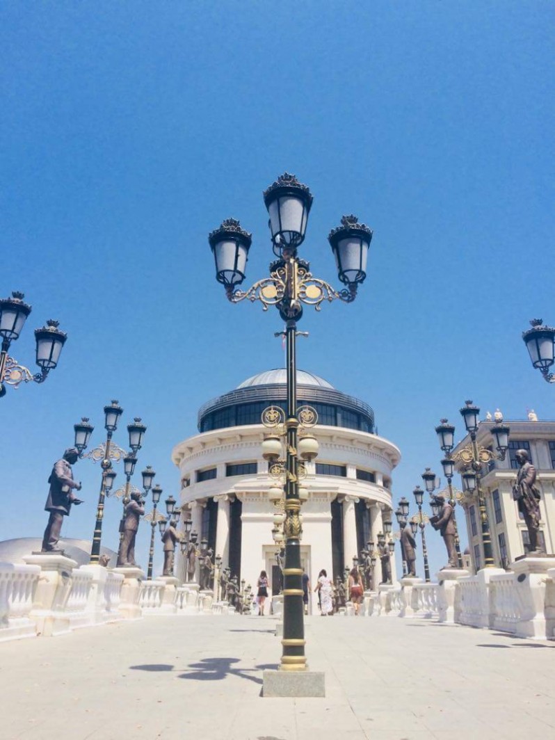 Skopje: Mesto, ktoré vás prekvapí množstvo sôch a krásnou architektúrou 
