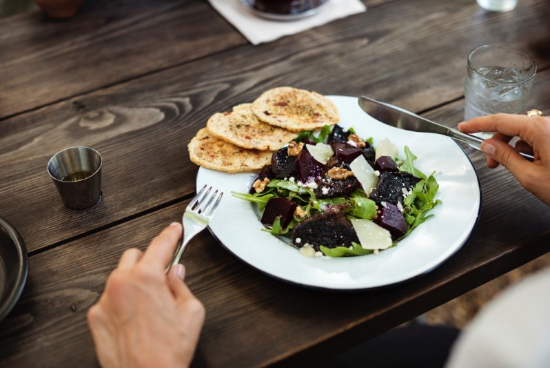 Vegánske menu v jedálňach? Dve univerzity začali ponúkať rastlinné jedlá