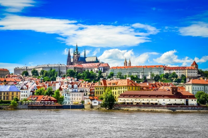 V Prahe je blaze, tvrdí Edy študujúci v Českej republike