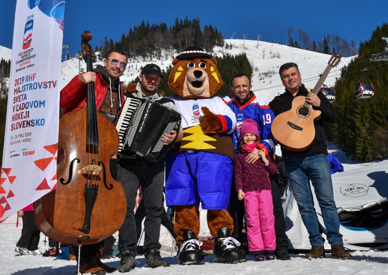 Maskot MS 2019 Macejko má vlastnú oficiálnu pieseň