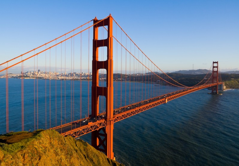 Temná stránka mosta Golden Gate v San Francisku