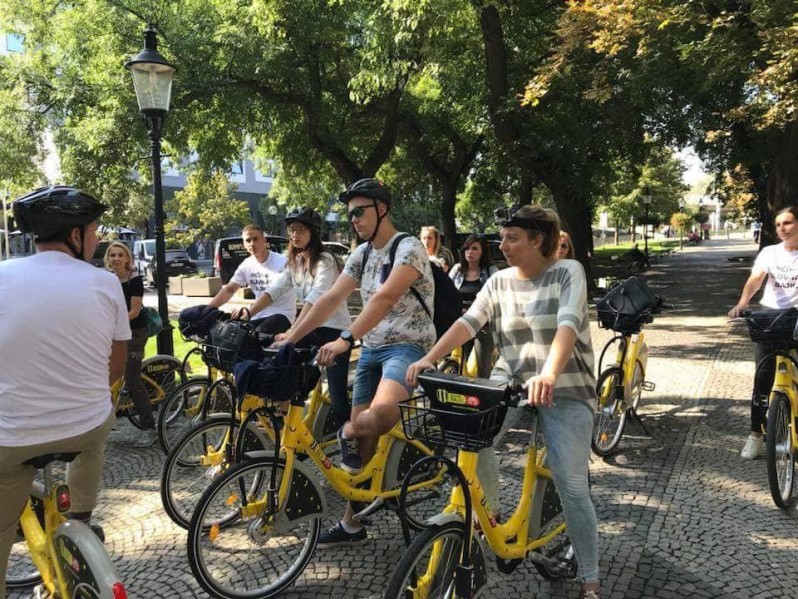 Po Bratislave sa môžete povoziť aj na žltom bicykli. Bikesharing už funguje