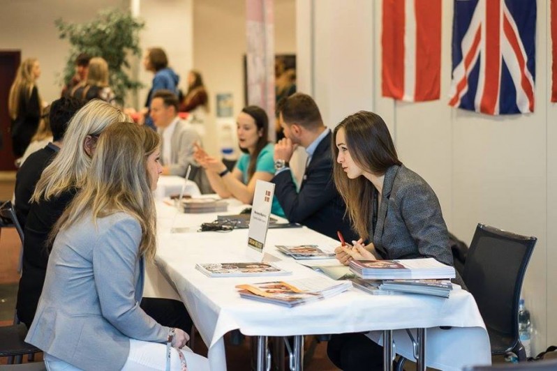 Scandinavian study: Študenti sa boja, že nemajú dobrú angličtinu, ale to nech neriešia